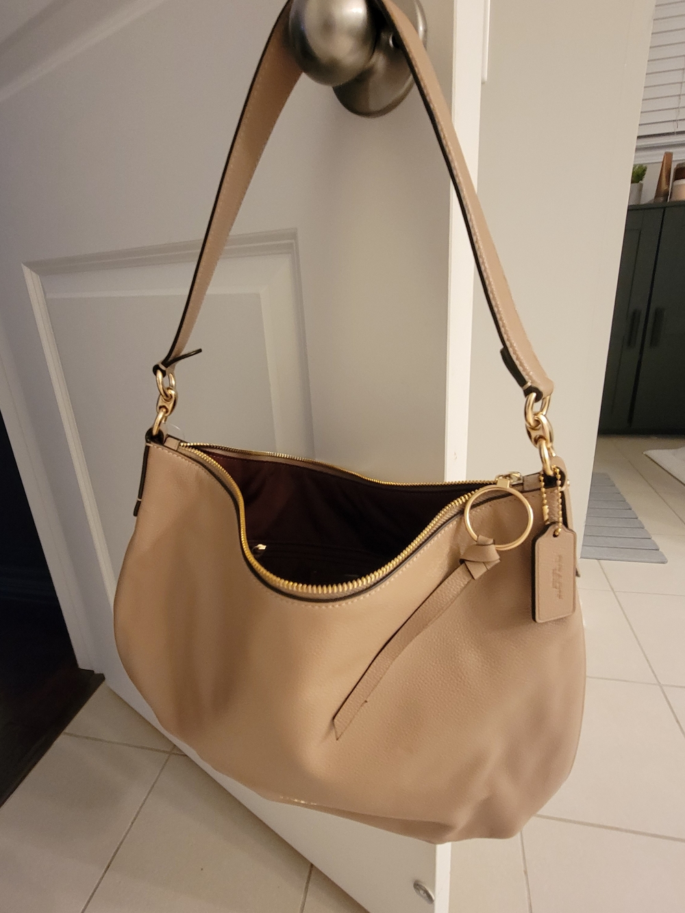 NWT COACH Beige Leather Shoulder Bag with Gold Hardware